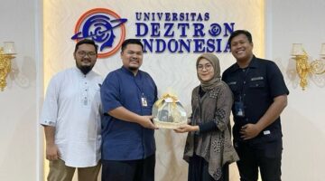  Telkom Witel Sumut Dukung Digitalisasi Universitas Deztron Indonesia dengan Apresiasi dan Solusi Inovatif