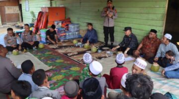 Pasca Kebakaran Ponpes Darul Mukhlasin, Kapolres dan Bupati Aceh Tenggara Turun Langsung Salurkan Bantuan
