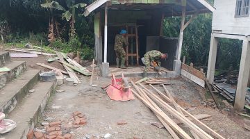 Kompak dan Bersinergi, Satgas TMMD dan Warga Gotong-royong Rehab Masjid dan Tempat Wudhu